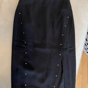 White House Black Market skirt Sz0P with silver rivet detailing and front slit